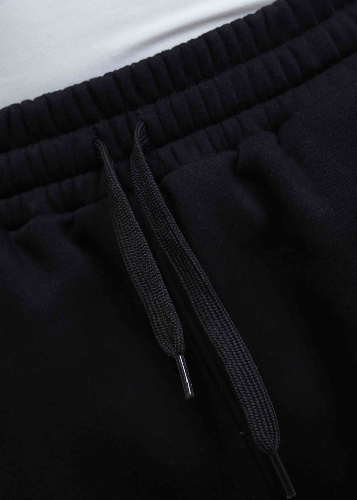 BLACK BASIC BOTTOM