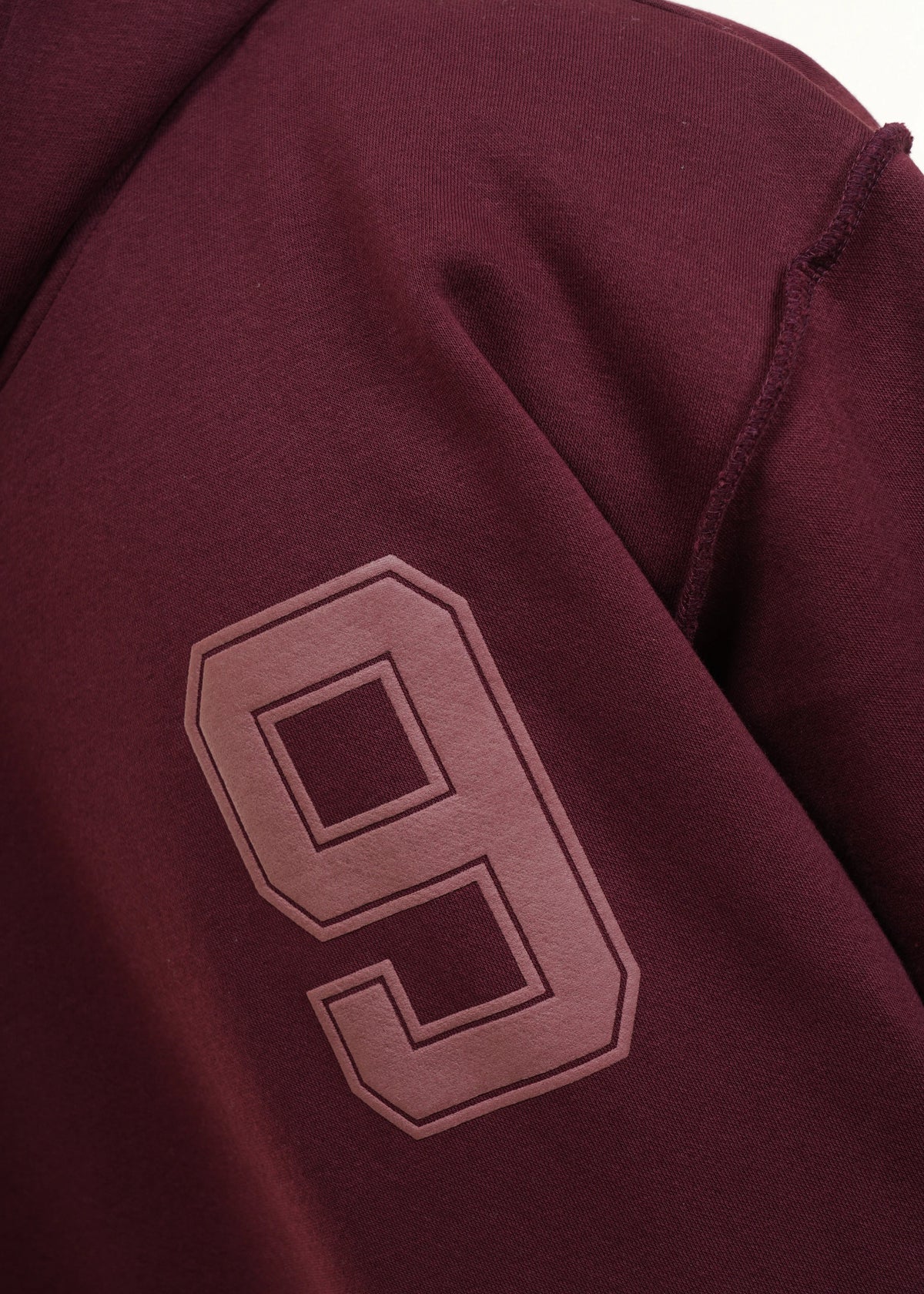 ESSENTIAL CROPPED HOOD - WINE