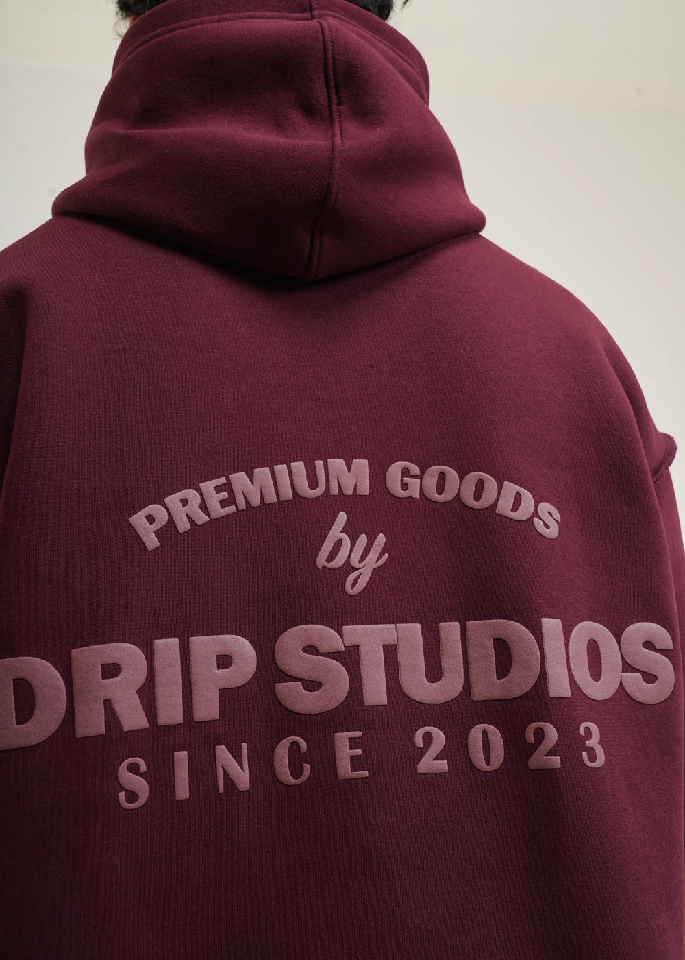 ESSENTIAL CROPPED HOOD - WINE