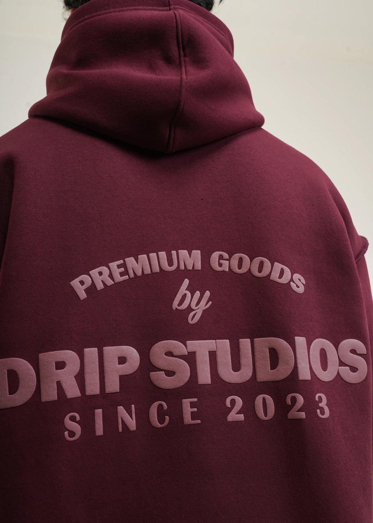 ESSENTIAL CROPPED HOOD - WINE
