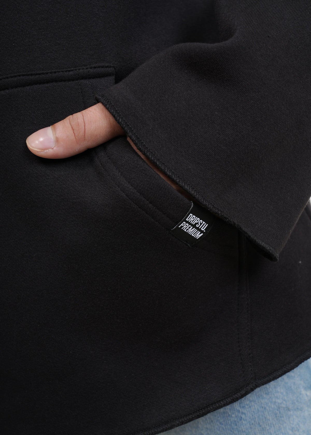 ESSENTIAL CROPPED HOOD - BLACK